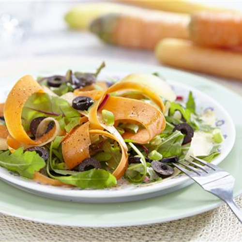 Bunter Salat mit Karotten